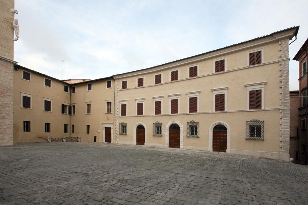 Piazza Colocci