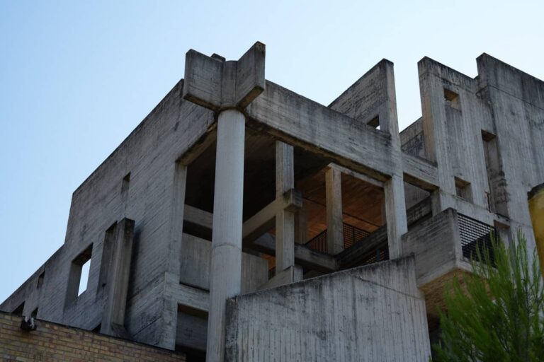 Cimitero 02963 - dimensioni grandi
