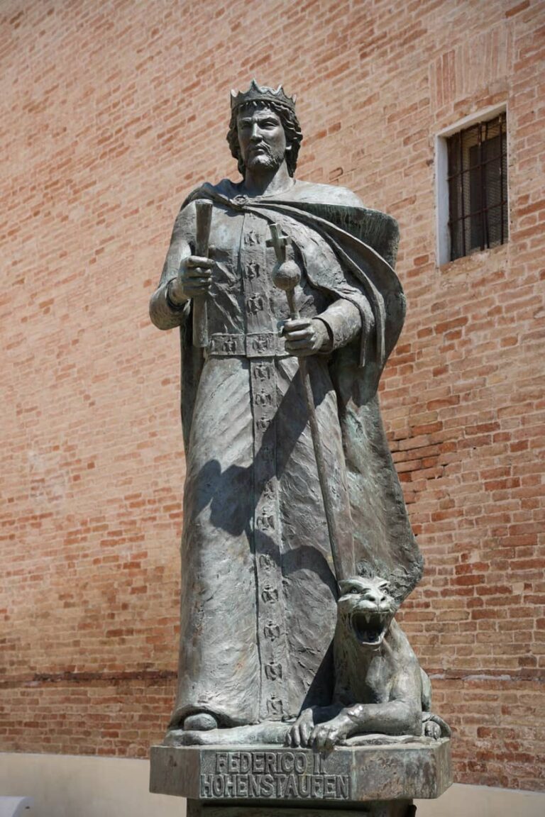 Monumento a Federico II 02292 - dimensioni grandi