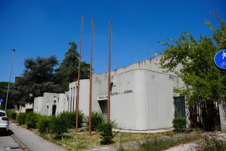 Palazzetto della scherma vecchio 03094 - dimensioni grandi