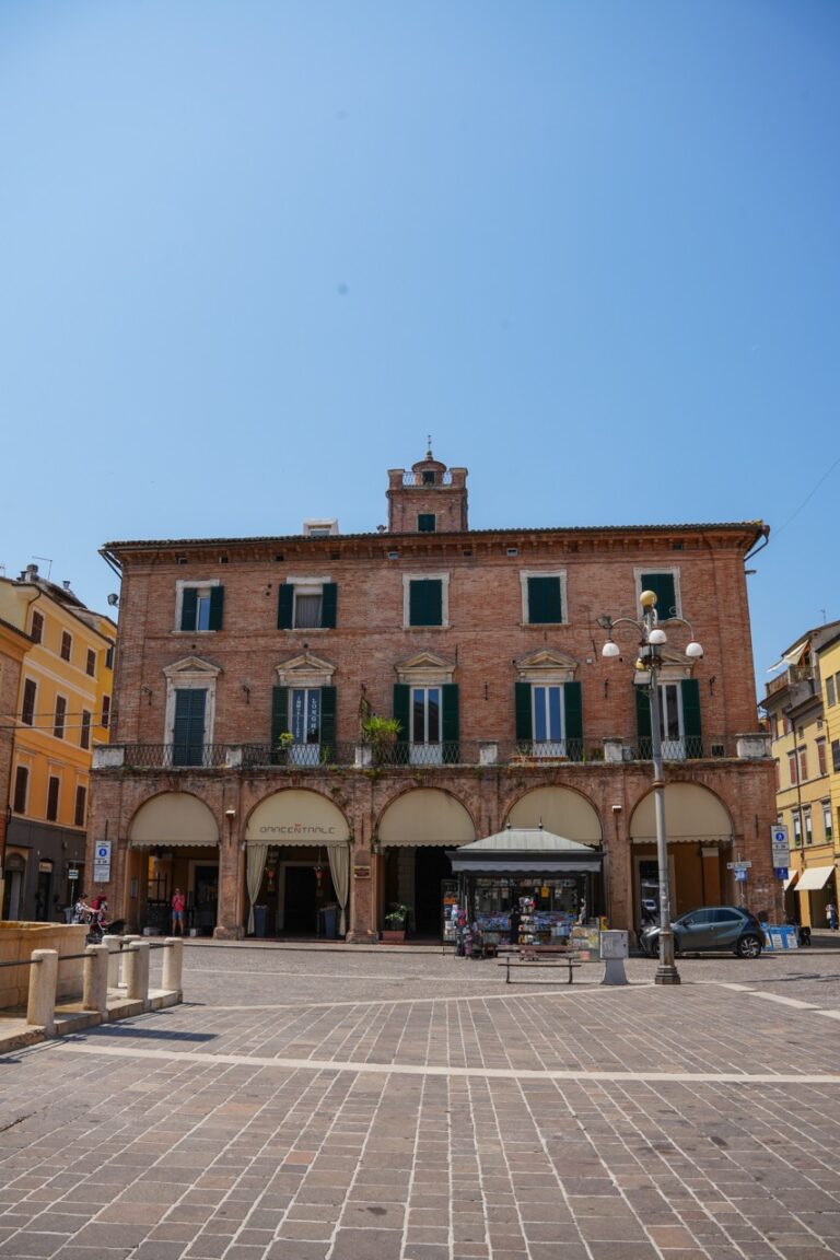 Palazzo Magagnini 02428 - dimensioni grandi
