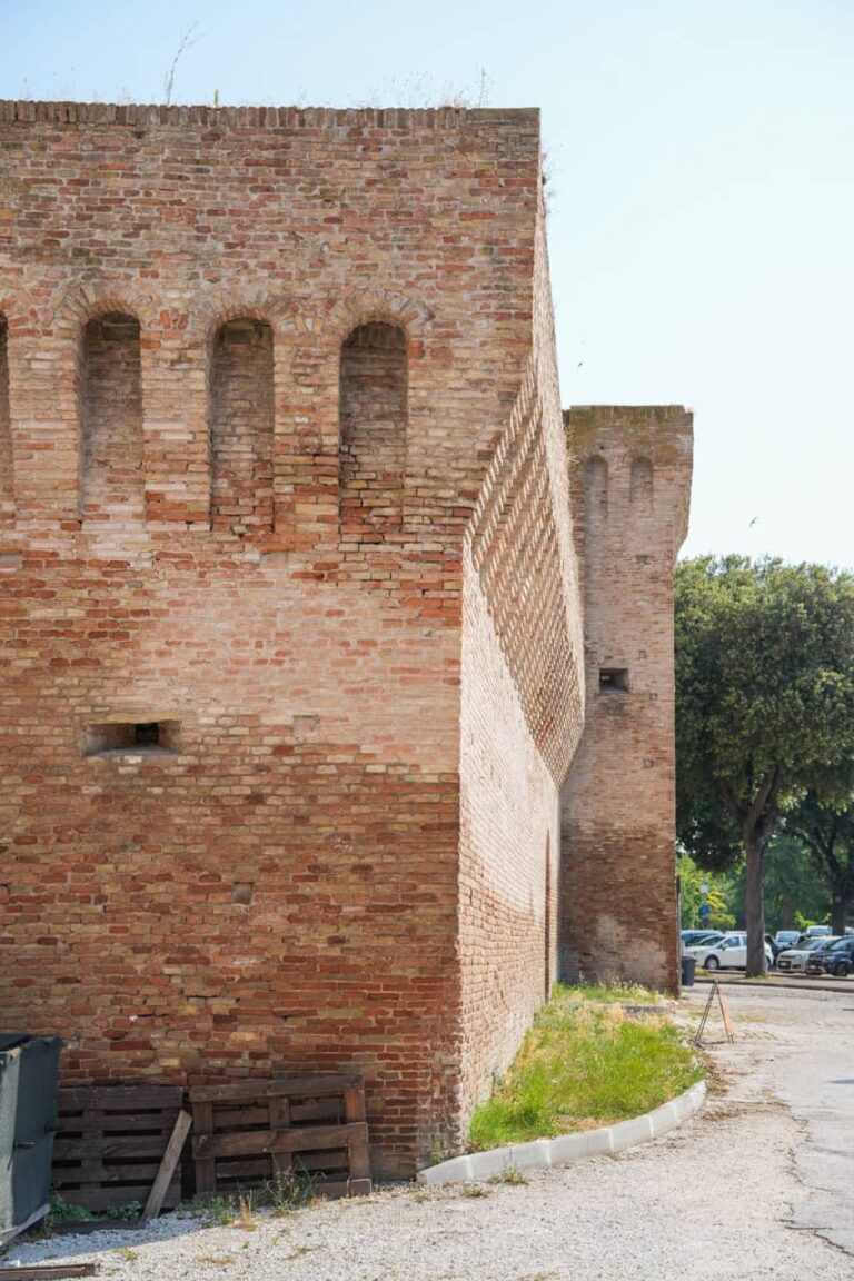 Porta Valle 01982 - dimensioni grandi