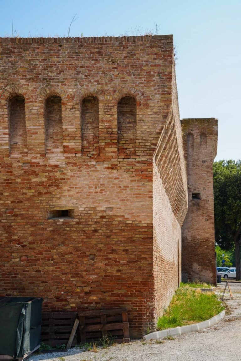Porta Valle 01983 - dimensioni grandi