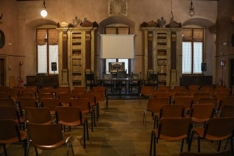 Biblioteca Comunale Planettiana 01899 - dimensioni grandi