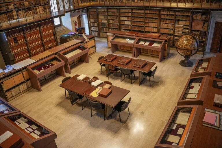 Biblioteca Comunale Planettiana 01927 - dimensioni grandi