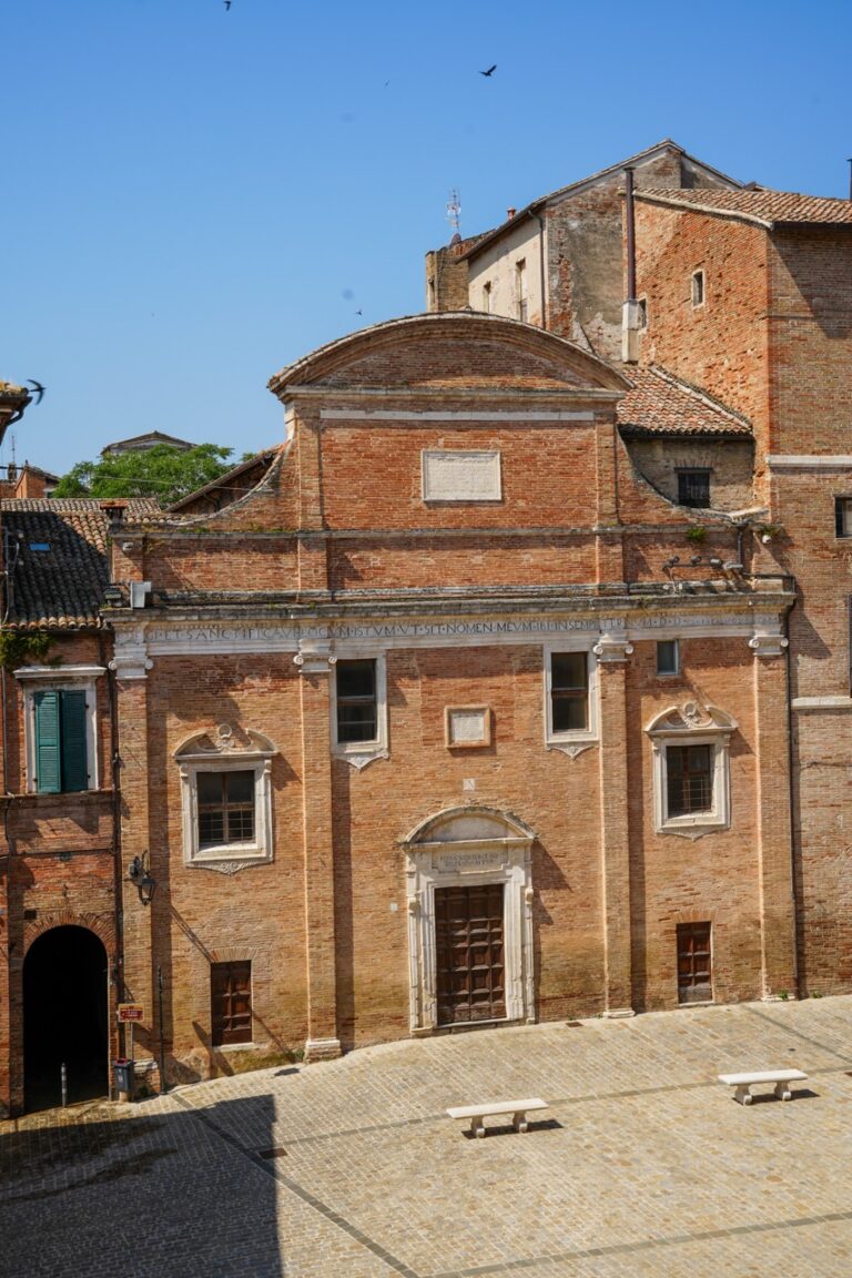 Piazza Colocci 02204