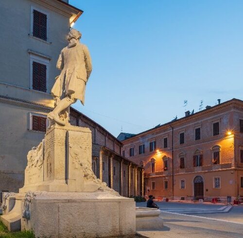 2 foto compressa piazza g.b. pergolesi