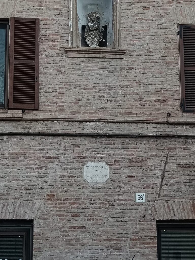 Lapide Tintoria Mangano 3